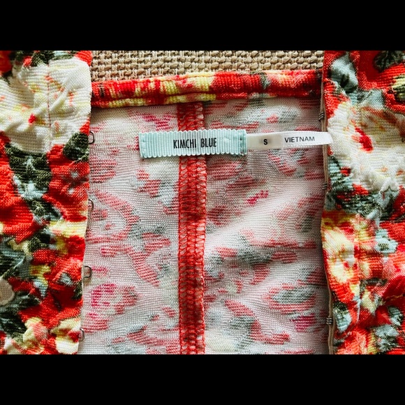 Kimchi Blue floral midriff - Picture 3 of 10
